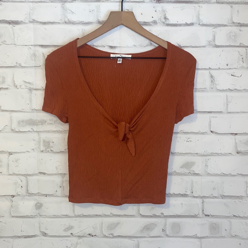 NWOT Love tree textured crop top